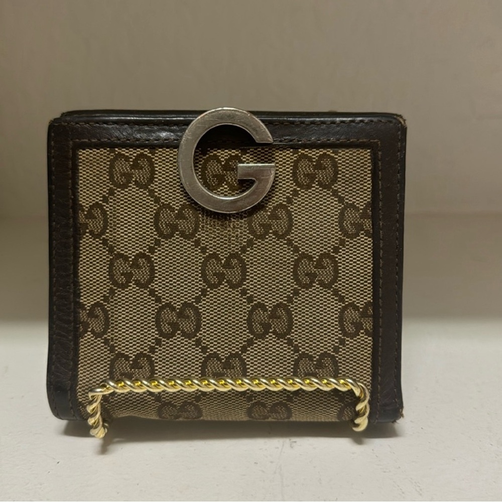 Authentic vintage Gucci wallet
